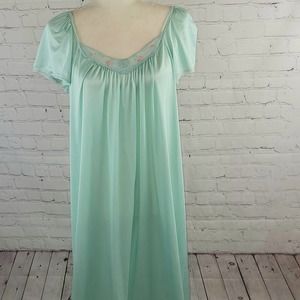 Vintage Long Full Length Nylon Nightgown w/Lace and Flowers SIze M
